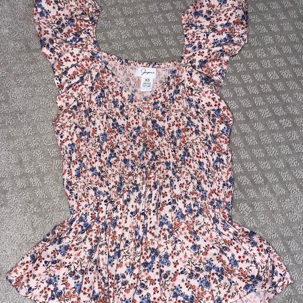 fitted flowy floral top